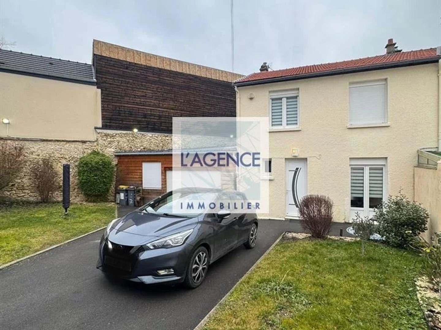 Rilly la Montagne, Maison avec jardin et garage.