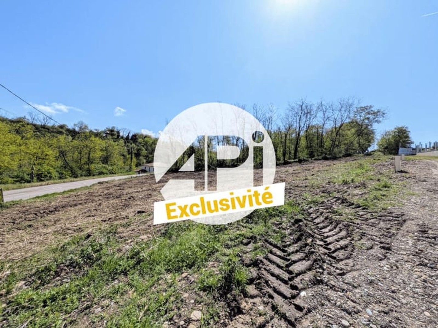 Terrain 570 m²