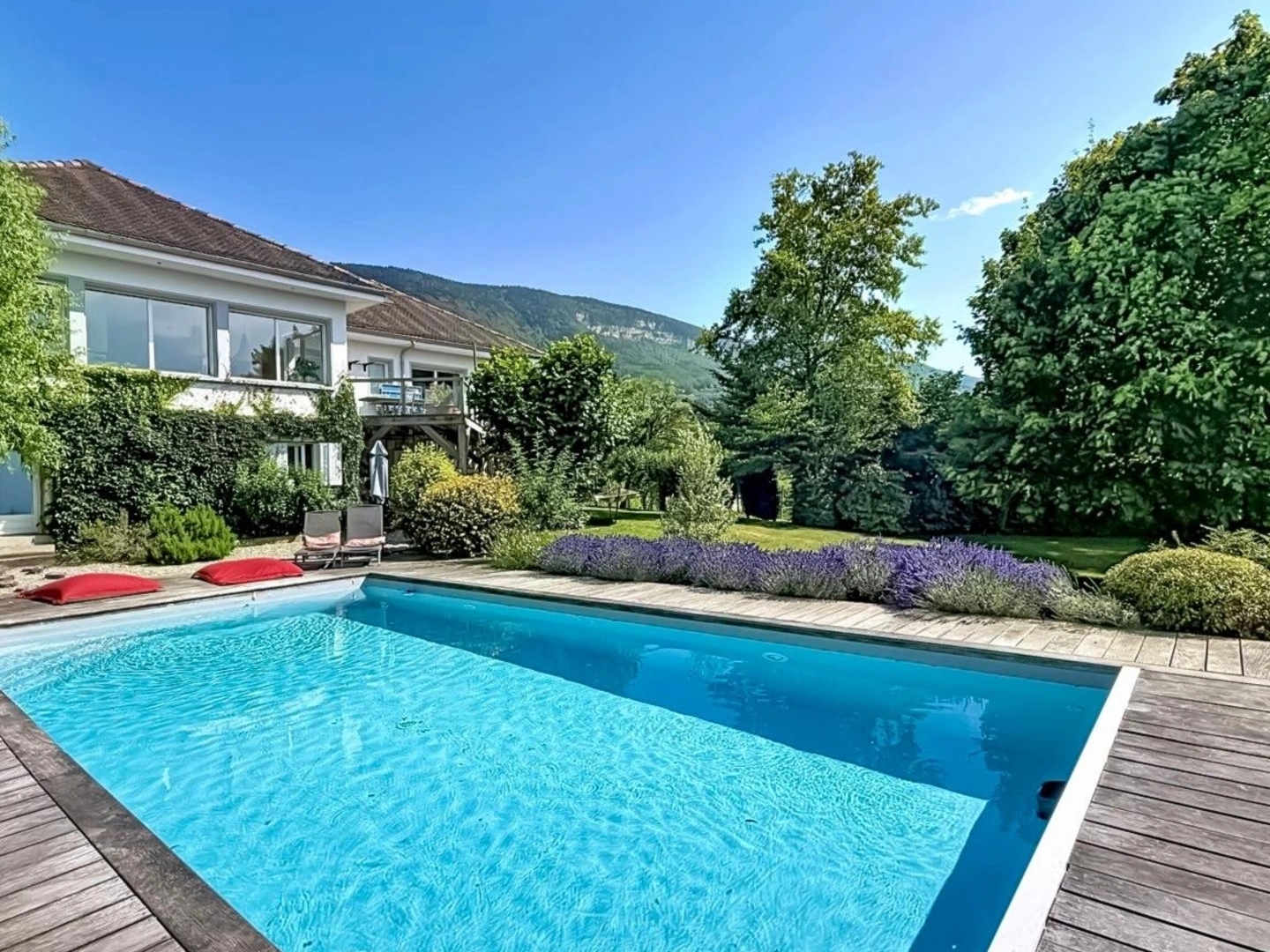 Maison 7 pièces 380 m²