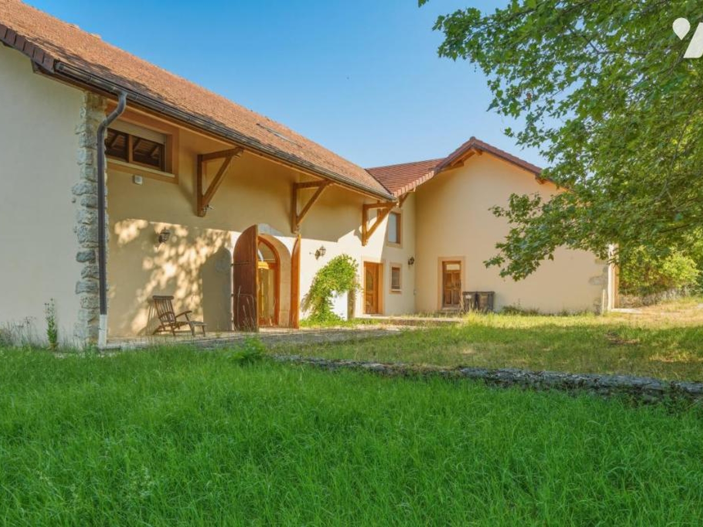 Maison 11 pièces 661 m²