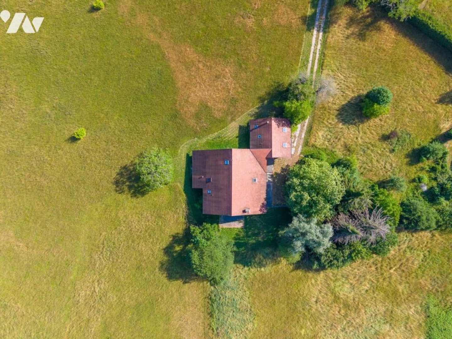 Maison à vendre - 11 pièces - 661m2 - Divonne-Les-Bains (01220)
