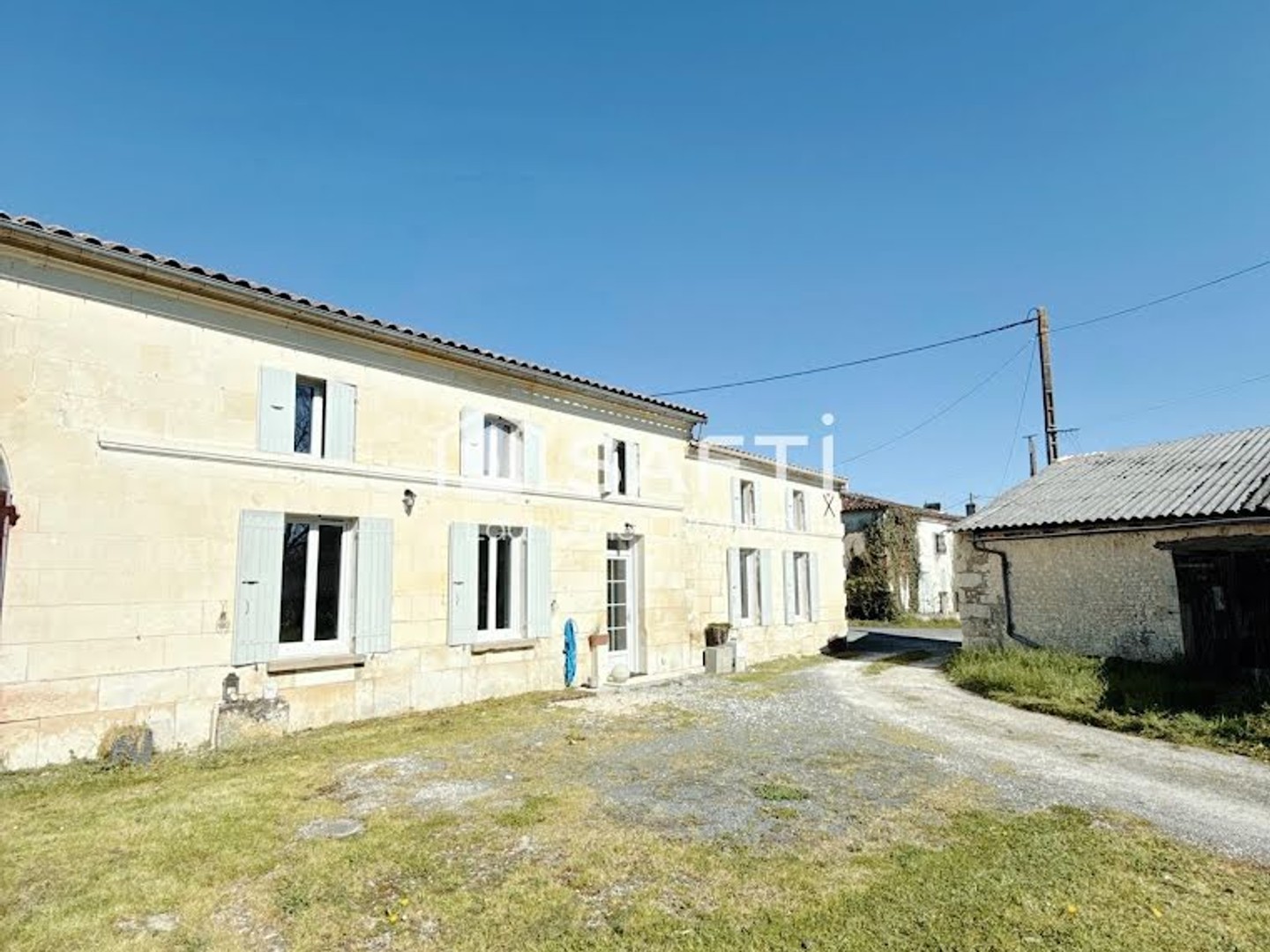 Maison à vendre - 5 pièces - 146m2 - Colombiers (17460)