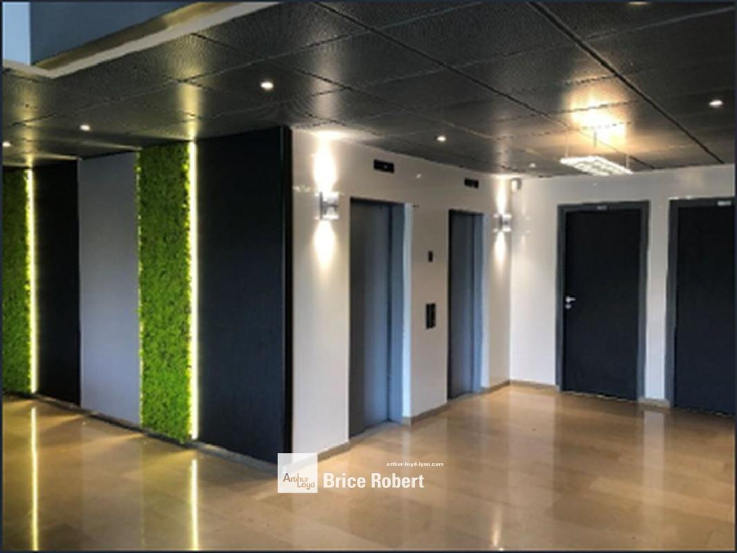 Bureaux à vendre ou à louer à Dardilly volumes généreux Neptune Park