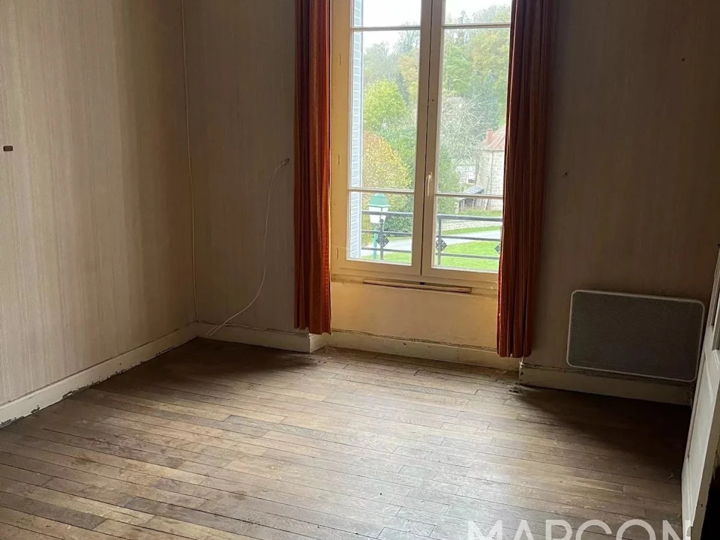 Maison à vendre - 11 pièces - 196m2 - Moutier-Rozeille (23200)