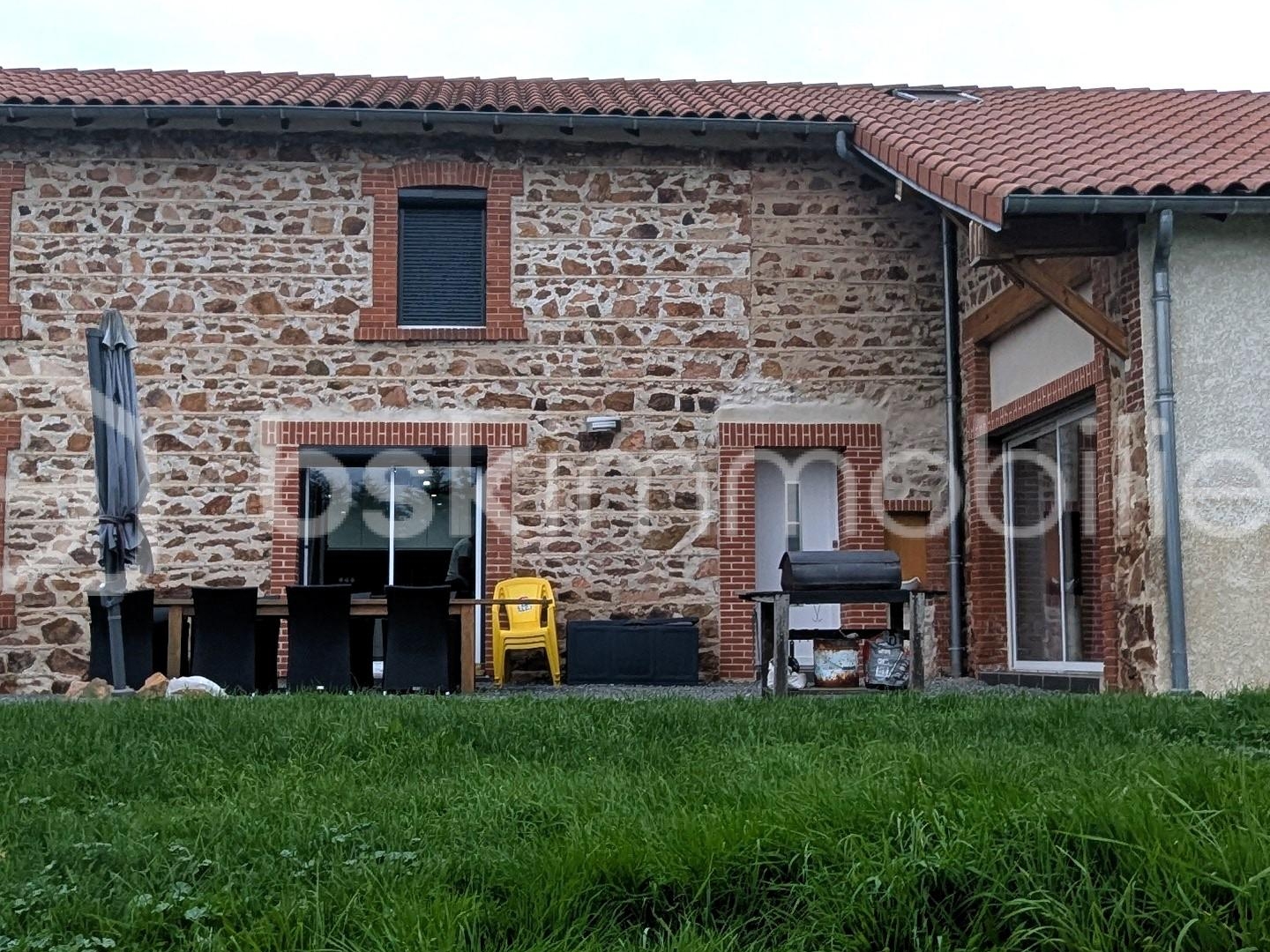 Maison 8 pièces 242 m²