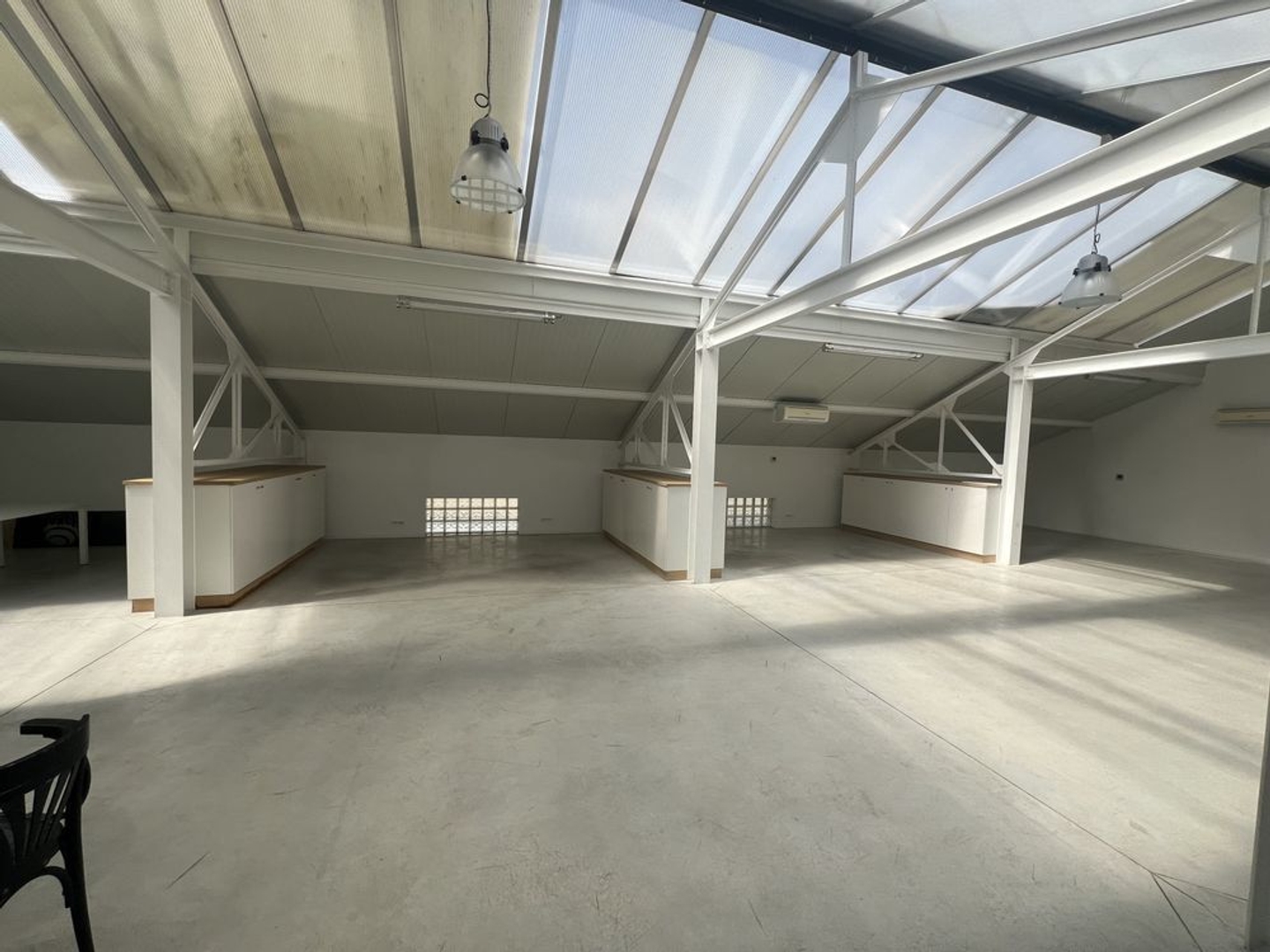 Locaux d'activité - A VENDRE - 430 m² non divisibles