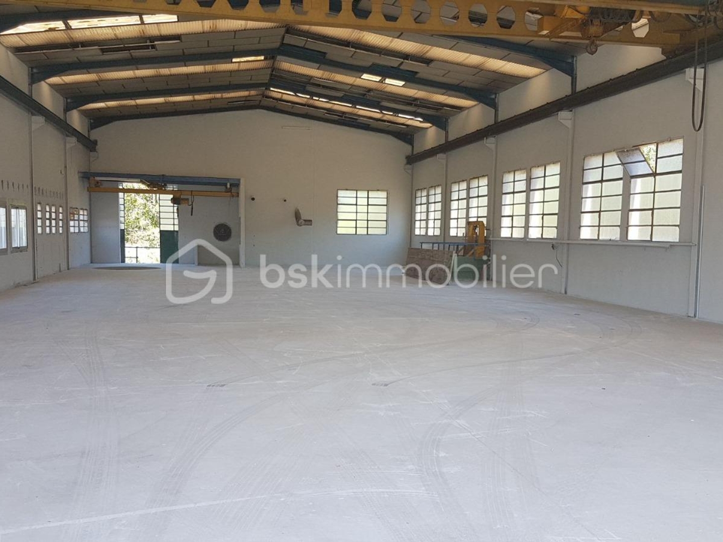 Fonds de commerce 4 pièces 900 m²