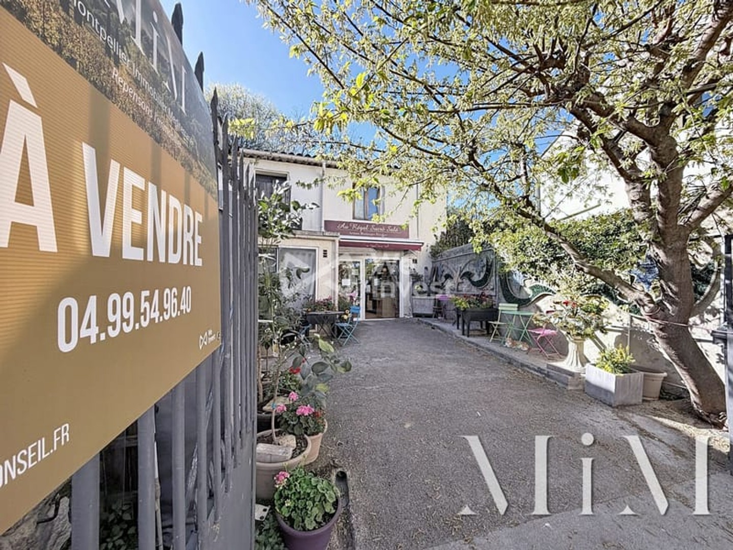 Local commercial 140 m²