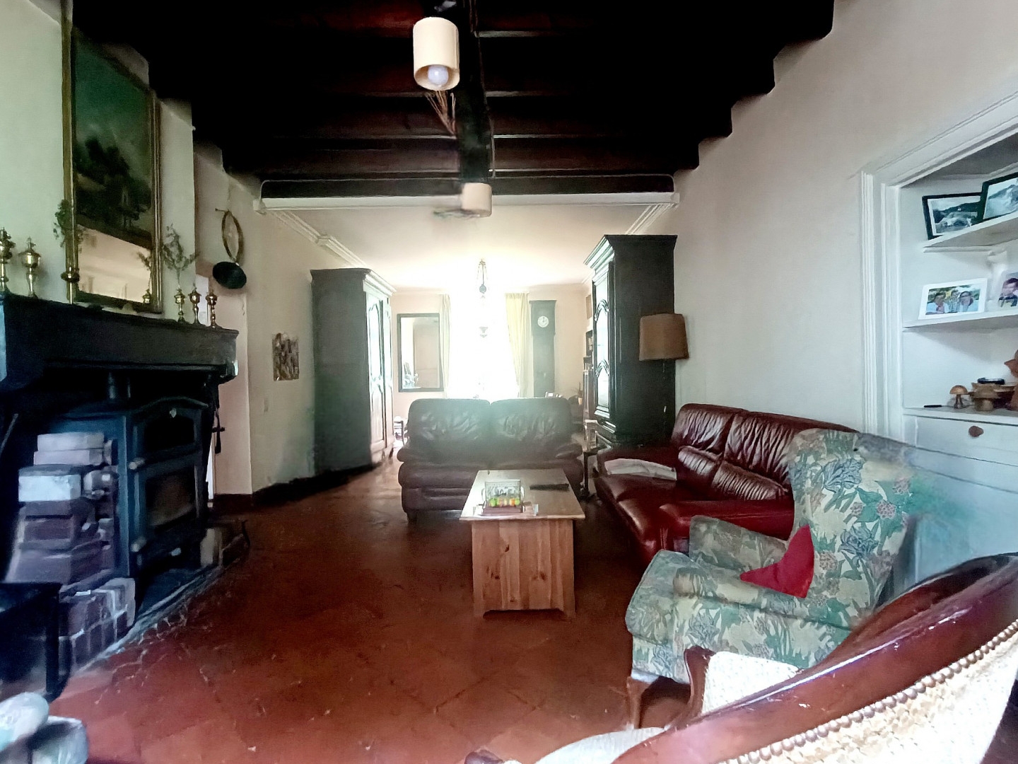 Maison ancienne - Cachet- Dépendances –10 ha