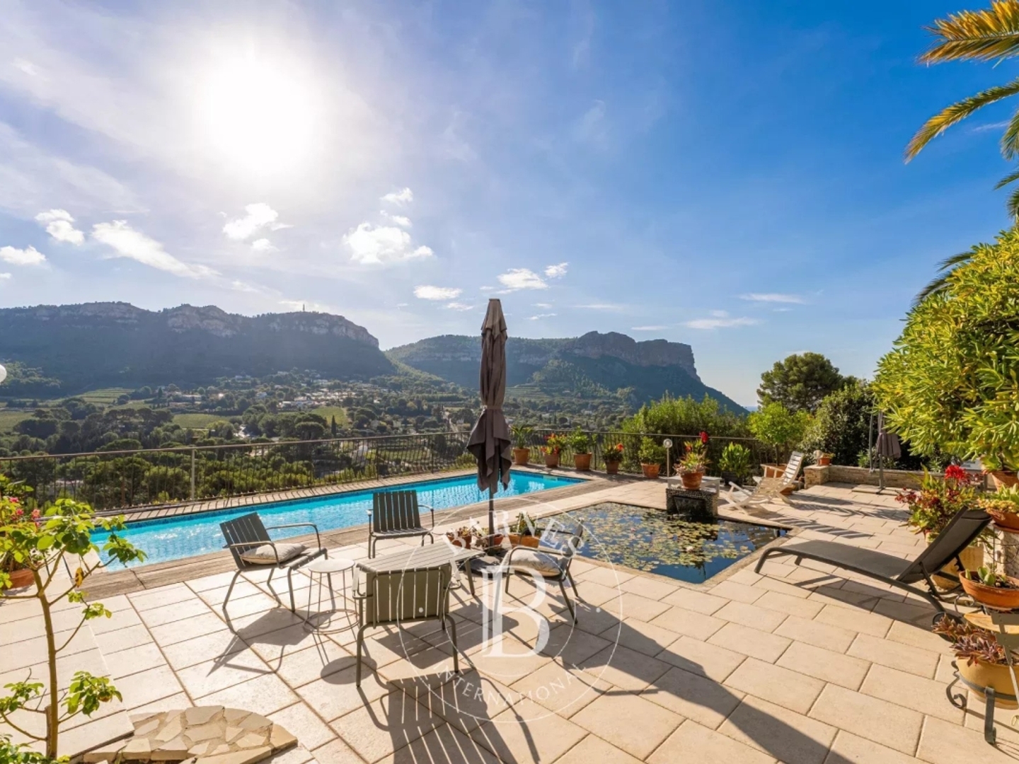 Maison à vendre - 6 pièces - 276m2 - Cassis (13260)