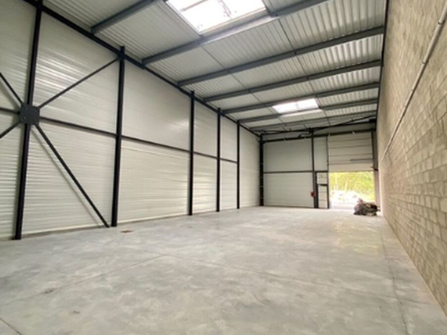 Locaux à vendre - 7040m2 - Marines (95640)