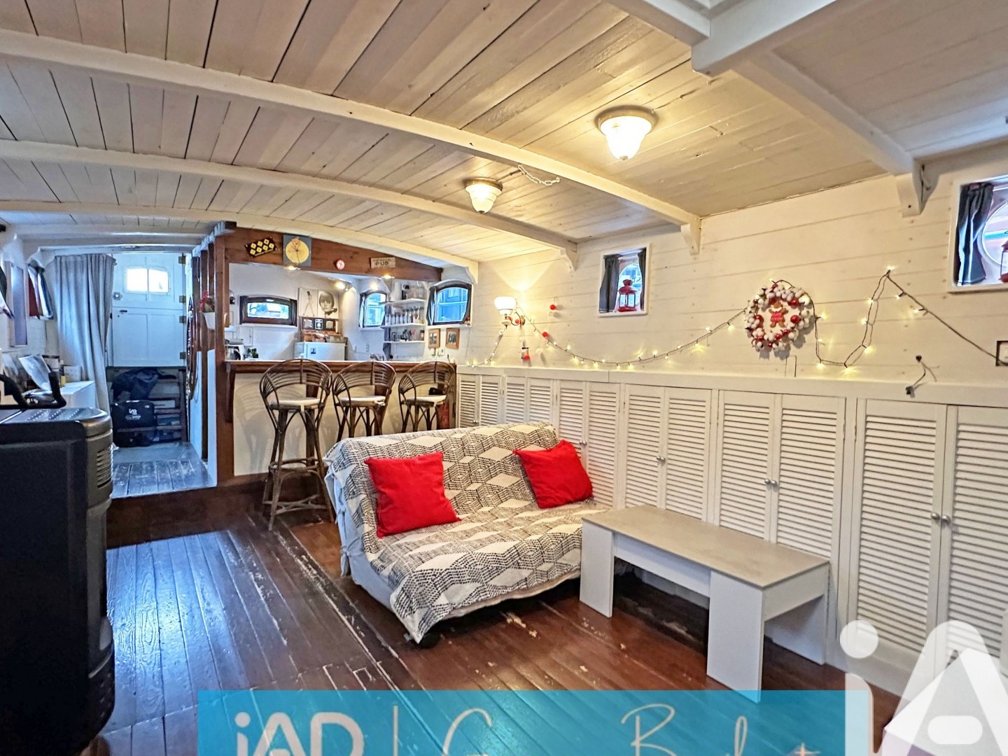 Péniche 2 pièces 55 m²