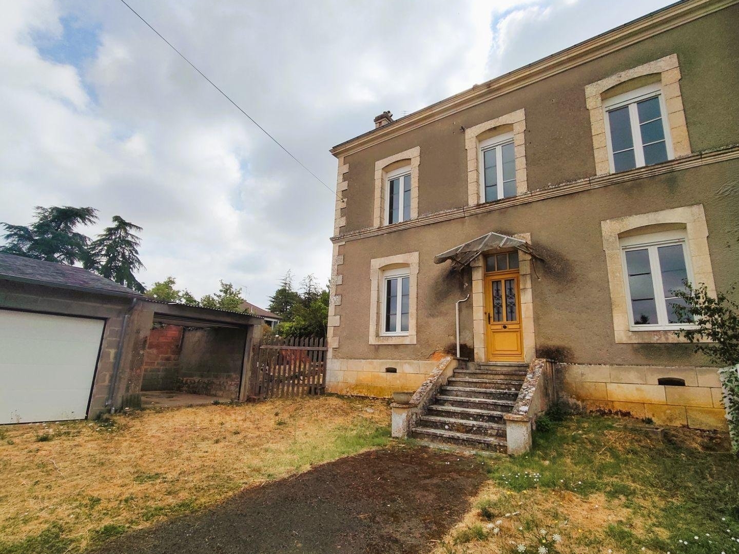 Maison à vendre - 3 pièces - 83m2 - Chauvigny (86300)