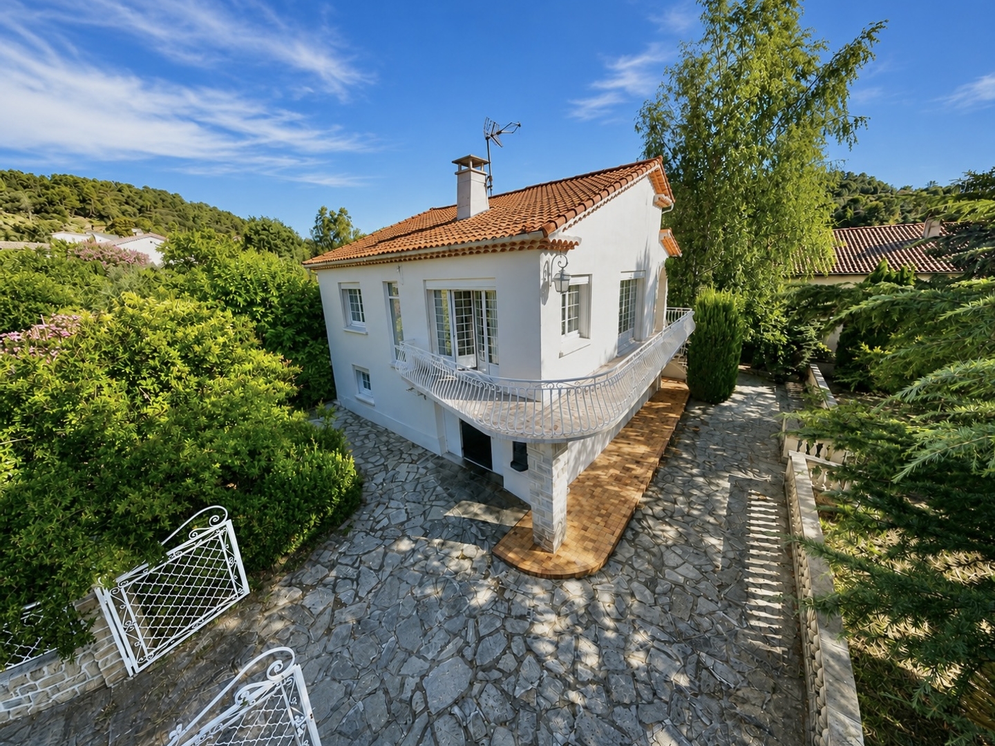 Maison T6 2 Appartements avec Terrain