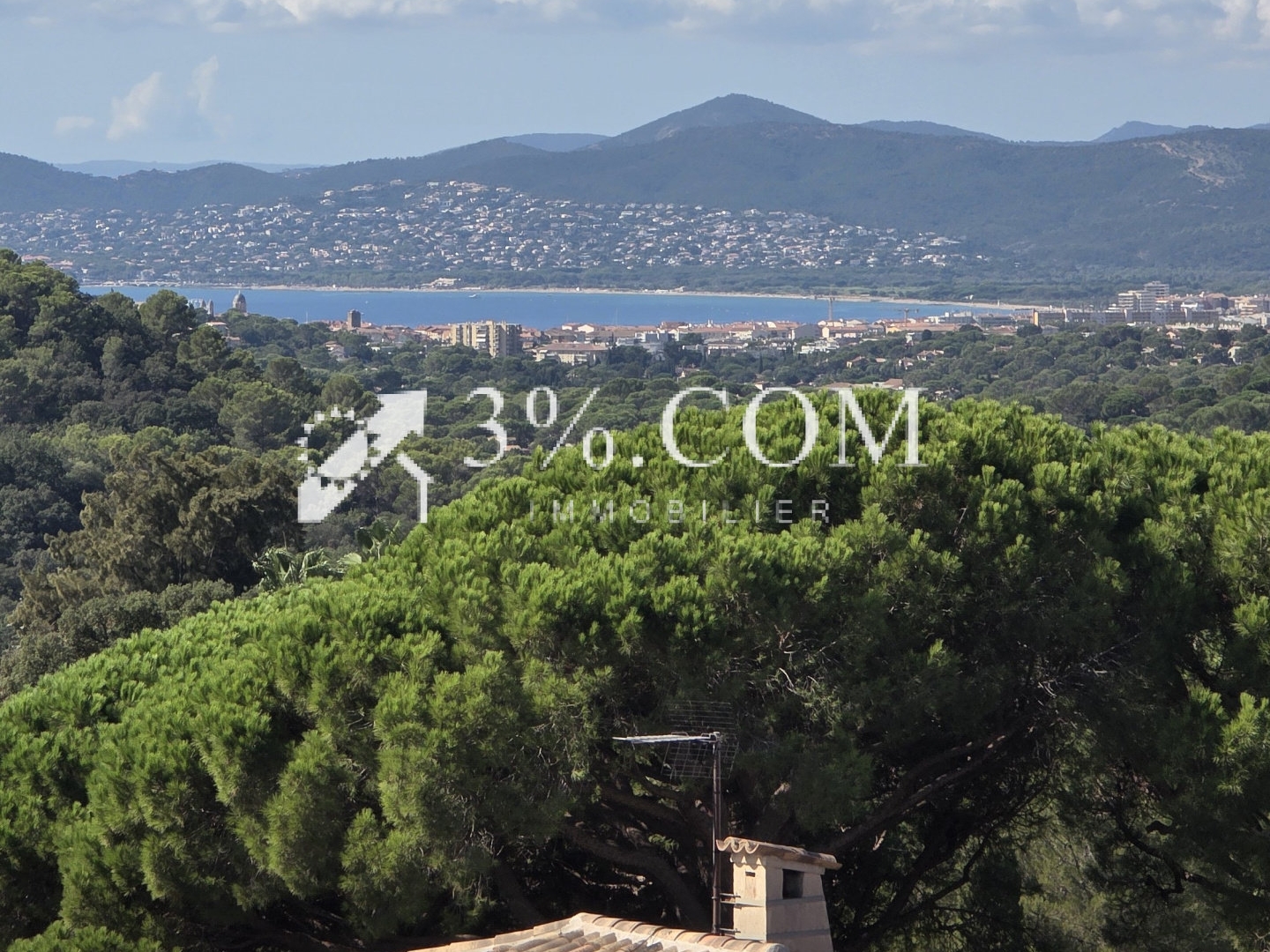 Maison à vendre - 6 pièces - 225m2 - Saint-Raphaël (83700)