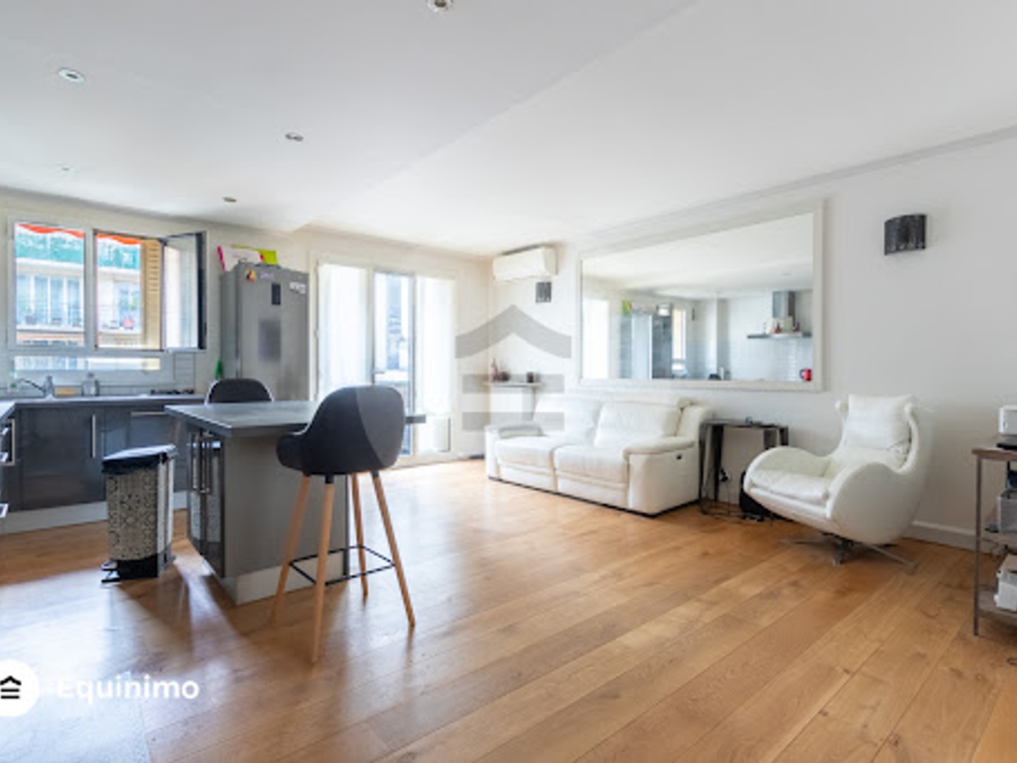 Appartement à vendre - 2 pièces - 61m2 - Neuilly-Sur-Seine (92200)