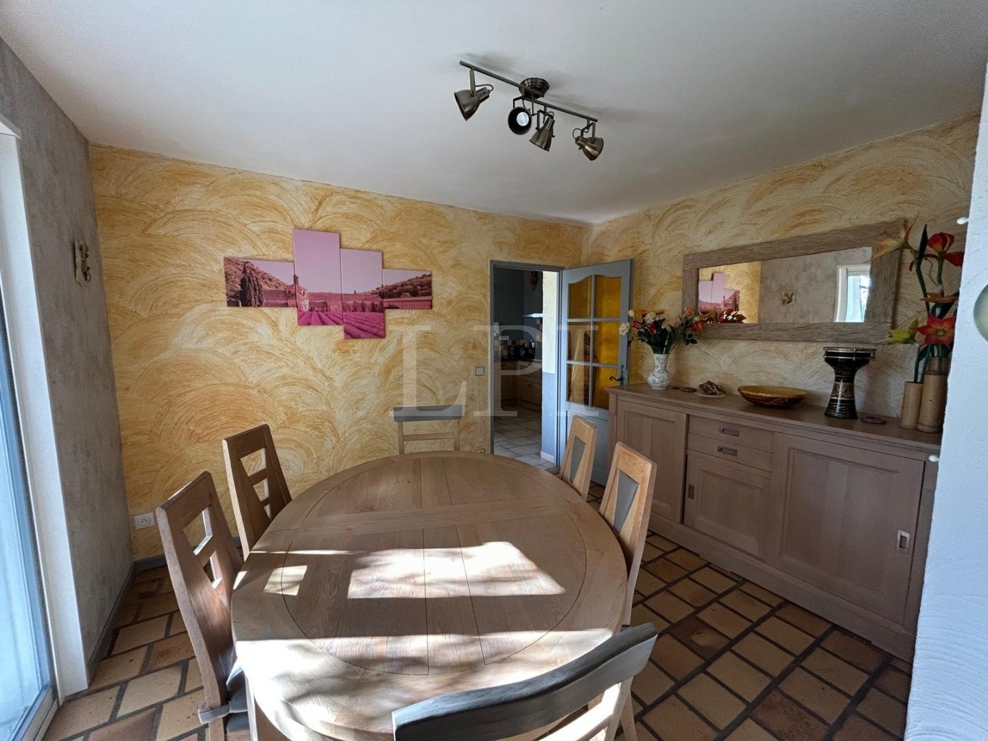 Maison à vendre - 6 pièces - 150m2 - Saint-Saturnin-Lè... (84490)