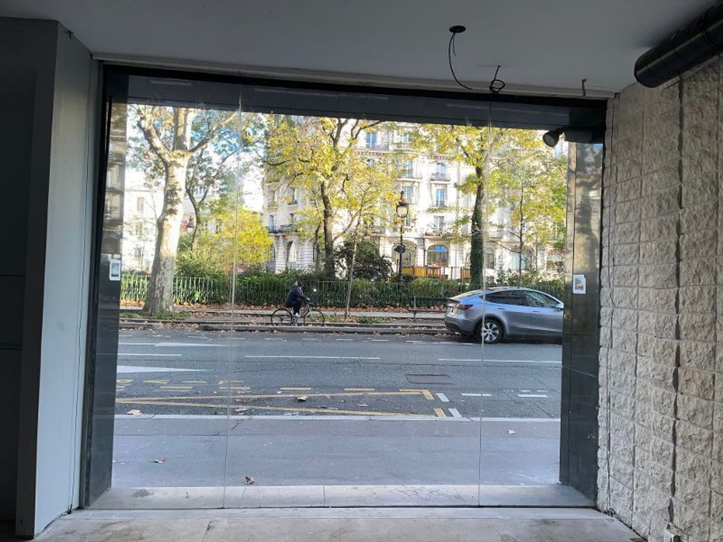 Magasin à vendre - 1 pièce - 148m2 - Paris 11e (75011)