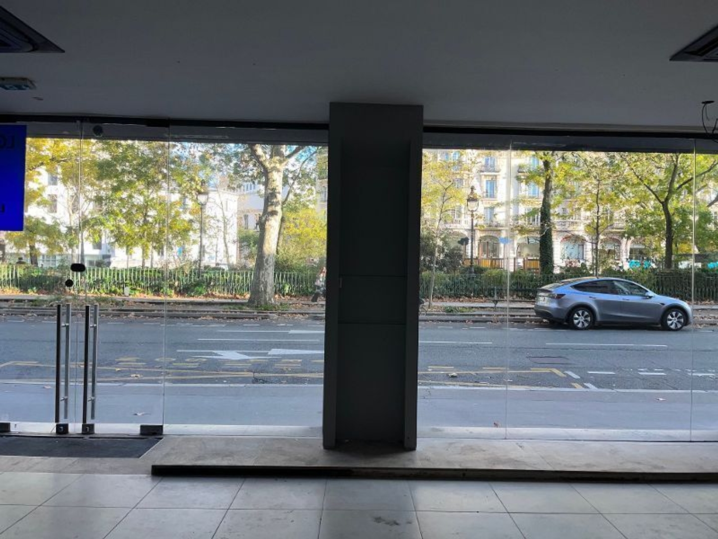 Magasin à vendre - 1 pièce - 148m2 - Paris 11e (75011)