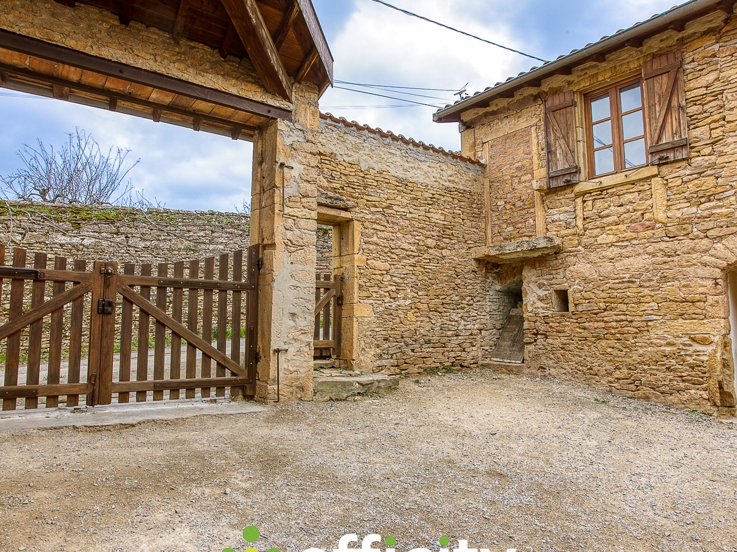 Maison à vendre - 20 pièces - 300m2 - Cogny (69640)