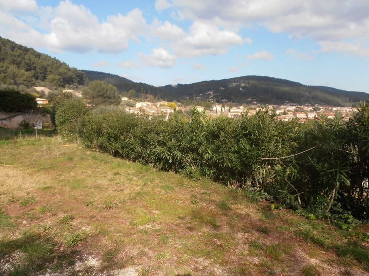 Terrain constructible plat Sollies-pont
