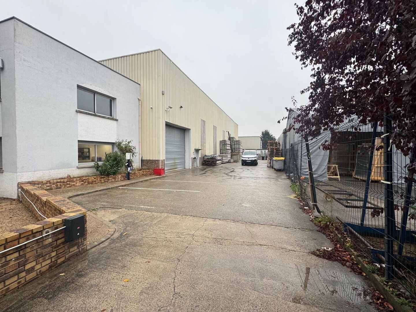 Locaux à vendre - 1400m2 - Chanteloup-Les-Vi... (78570)