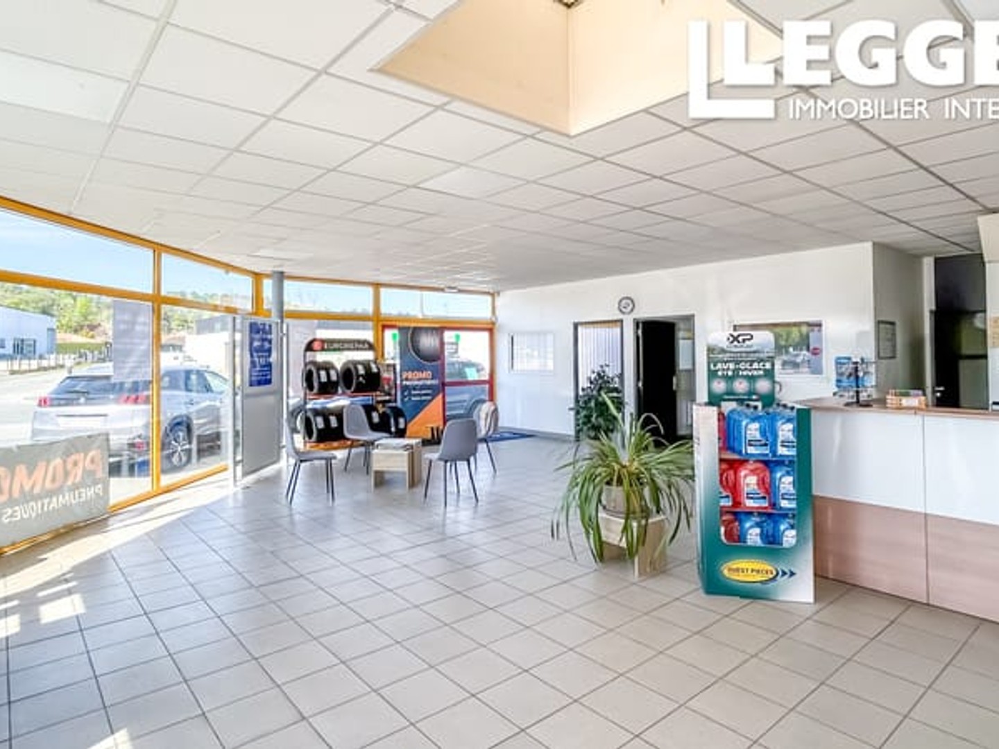 Dordogne : Marsac sur l'Isle ensemble immobilier loué avec 1 local commercial, 1 station service et 1 maison
