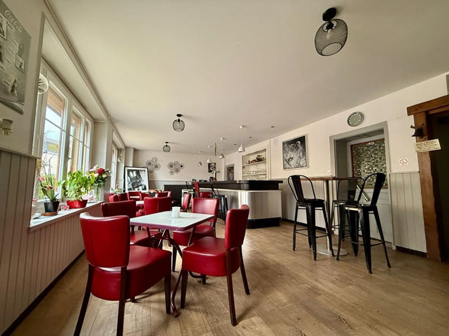 Bureaux 13 pièces 330 m²