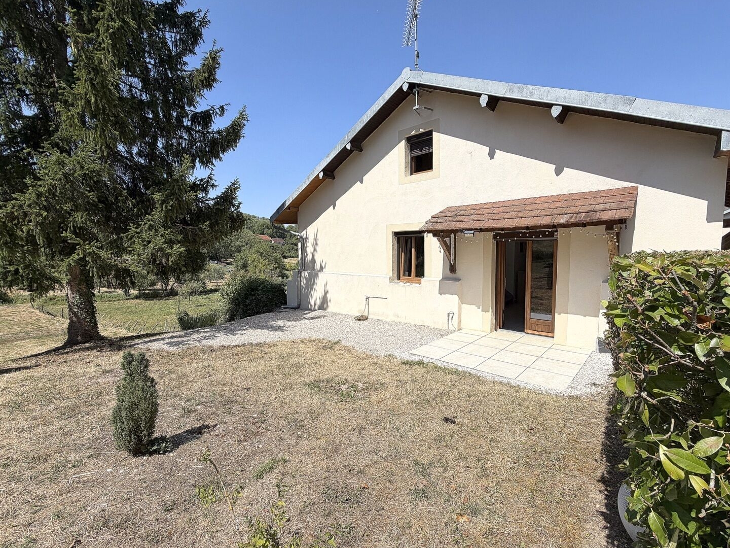 STE COLOMBE EN AUXOIS - Jolie maison de 90m² avec grand terrain