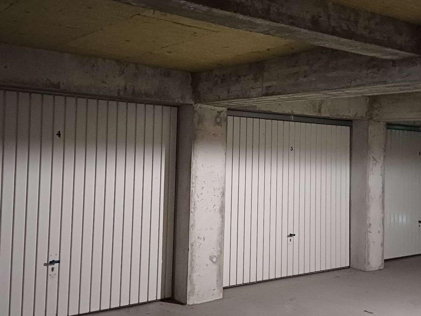 Garage/Parking