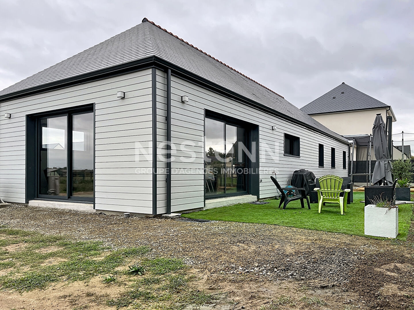 A vendre Beaufort en Anjour, maison très récente de 2025 plain pied, 5 chambres, chauffage pompe à chaleur, jardin de plus de 700m².