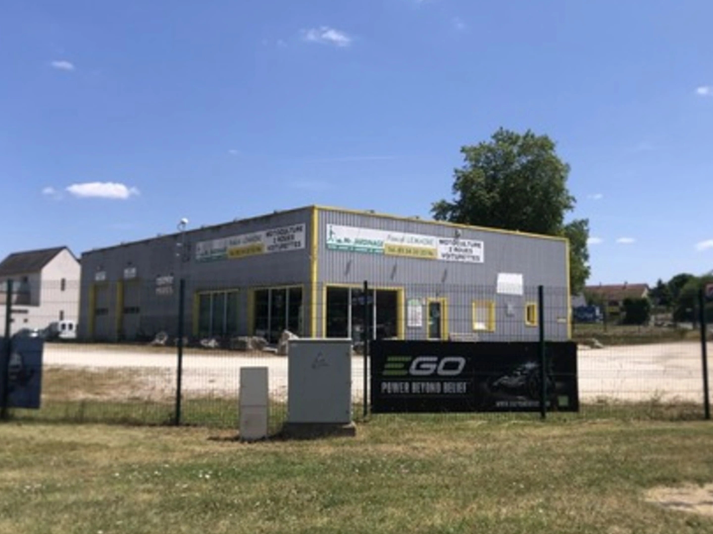Magasin à vendre - 3600m2 - Saint-Georges-Sur... (41400)