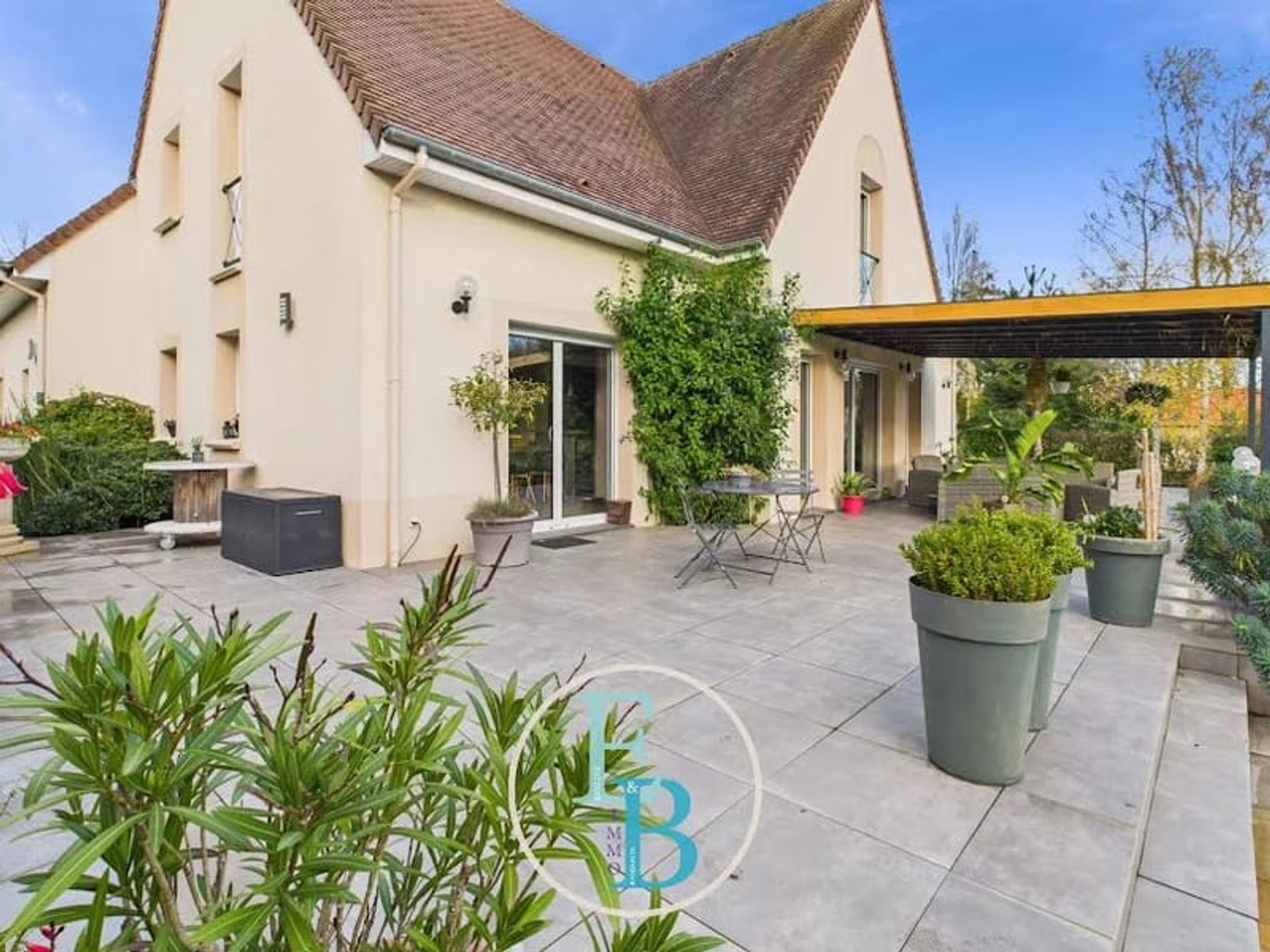Maison 7 pièces 223 m²