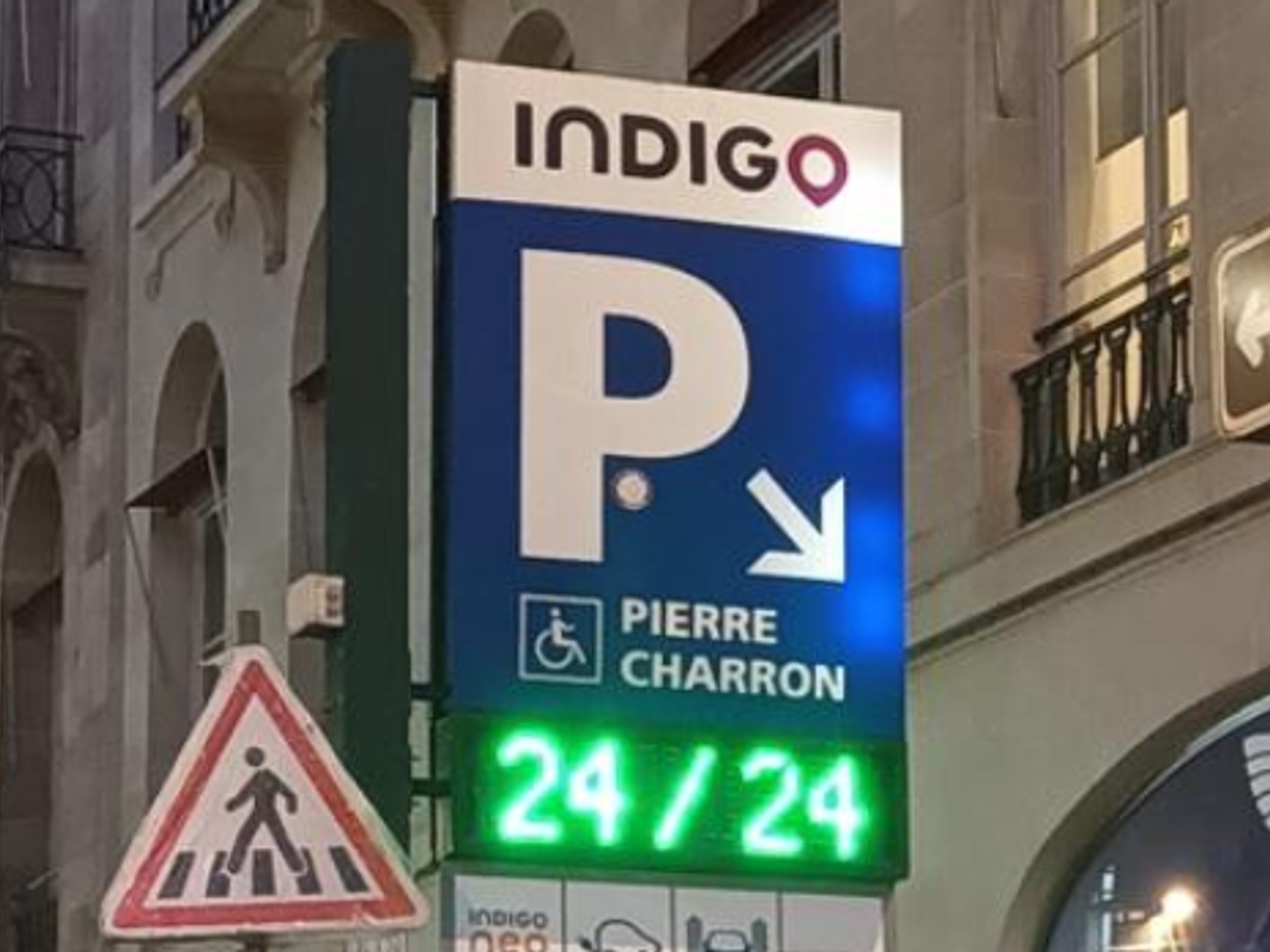 Parking / garage / box à vendre - 13m2 - Paris 7e (75007)