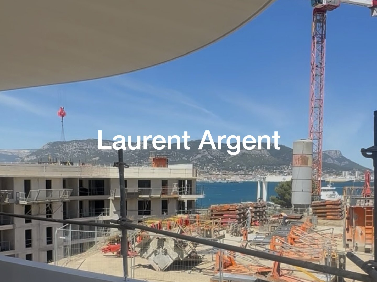 T4, plein Sud, terrasse et parkings