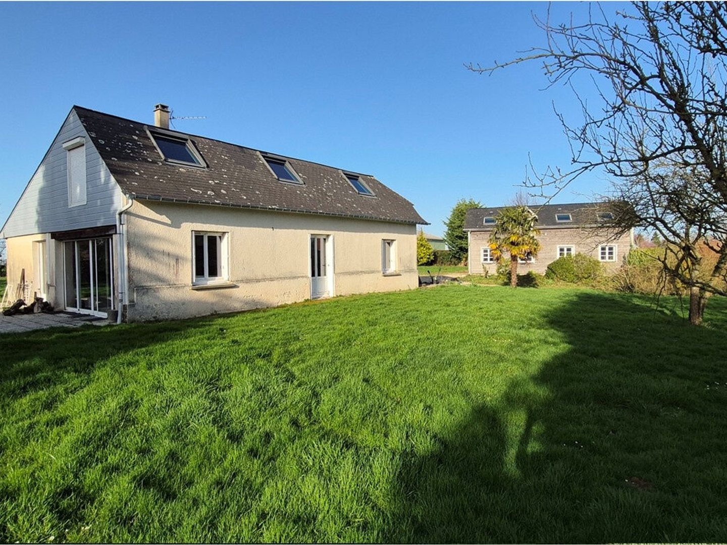 Immeuble à vendre - 11 pièces - 322m2 - Aubermesnil-Beaumais (76550)