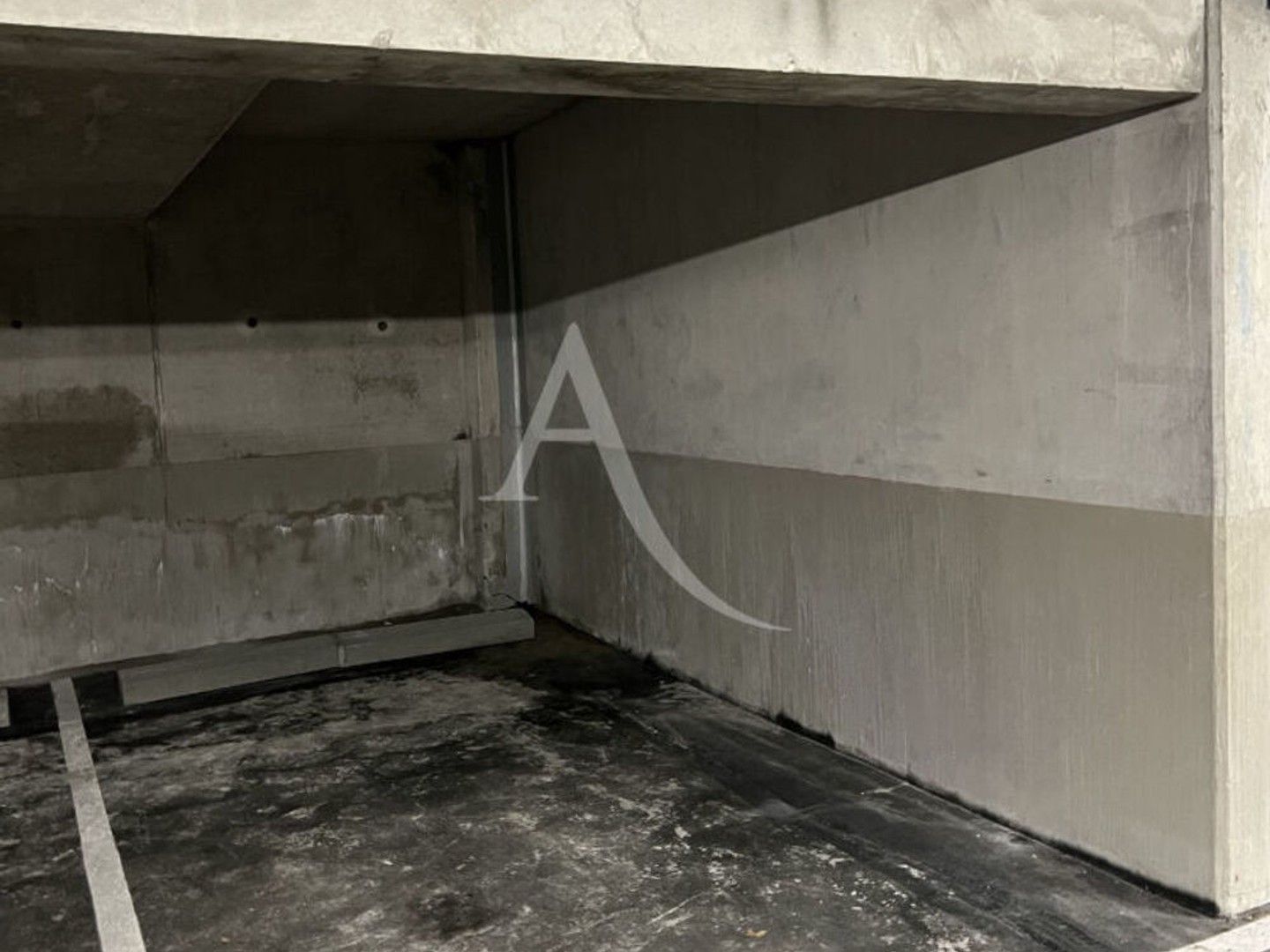 Parking / box 12.24 m2
