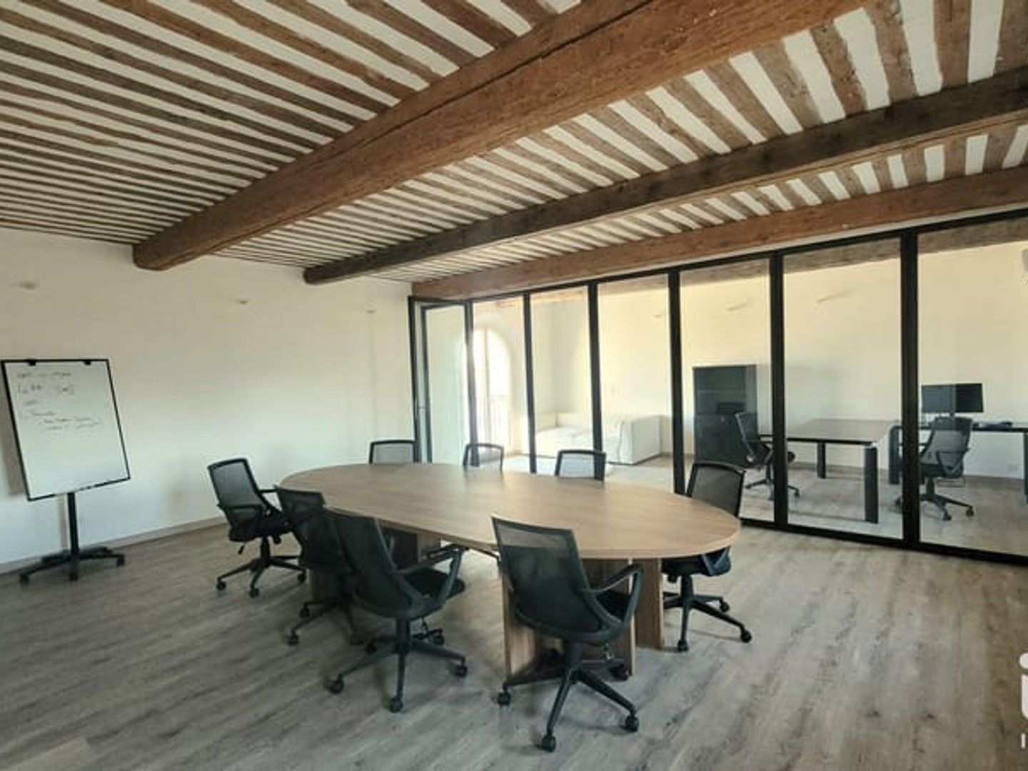 Magasin à vendre - 121m2 - L'isle-Sur-La-Sorgue (84800)