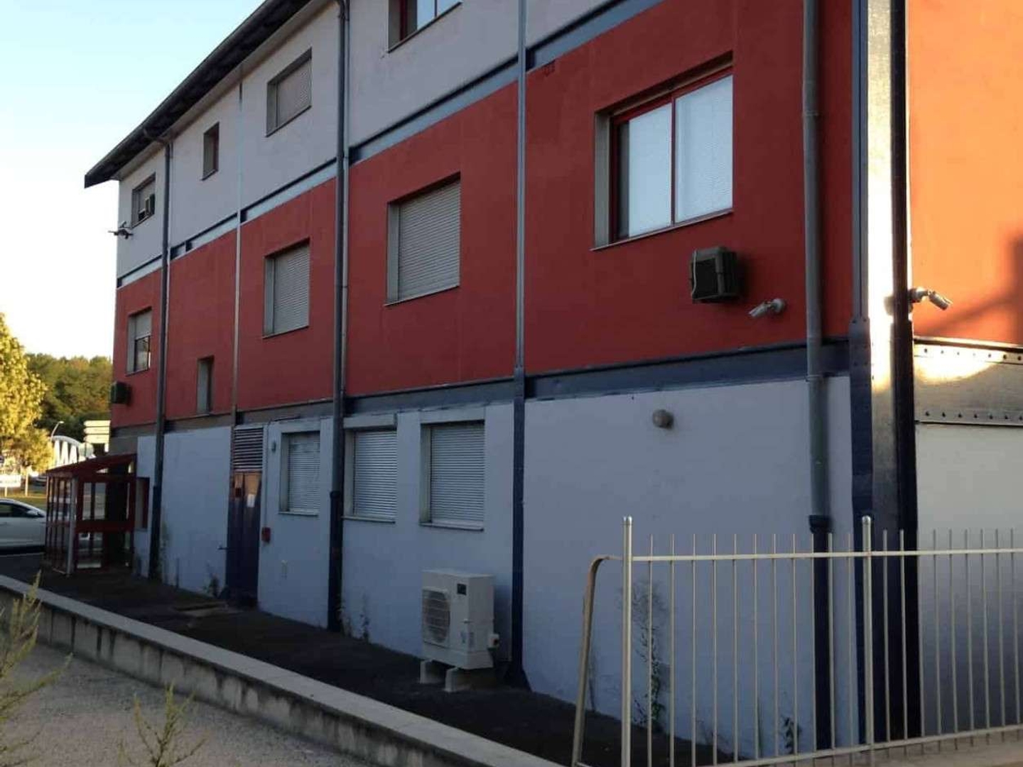 AV bâtiment industriel 650m² à Montceau les Mines