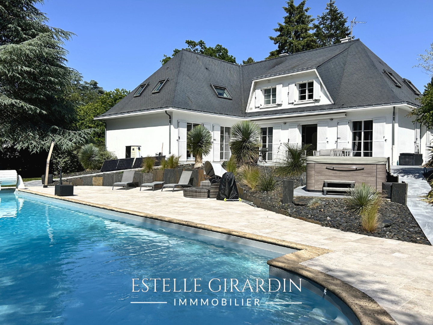 Propriété familiale avec piscine au coeur du Housseau - Carquefou