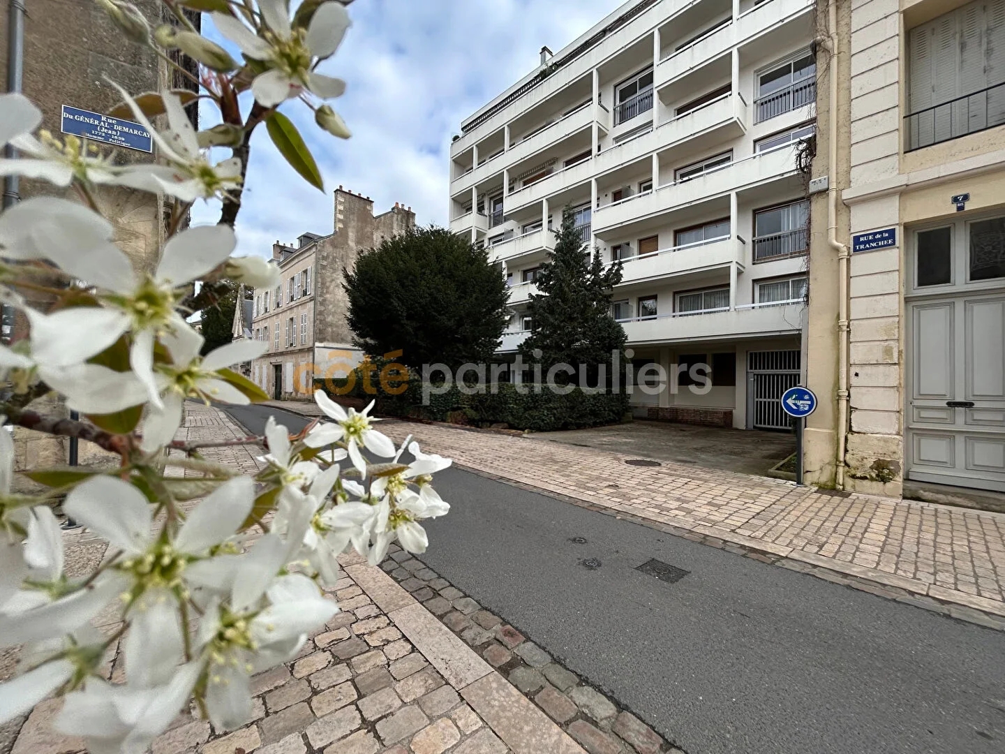 Parking / garage / box à vendre - 9m2 - Poitiers (86000)