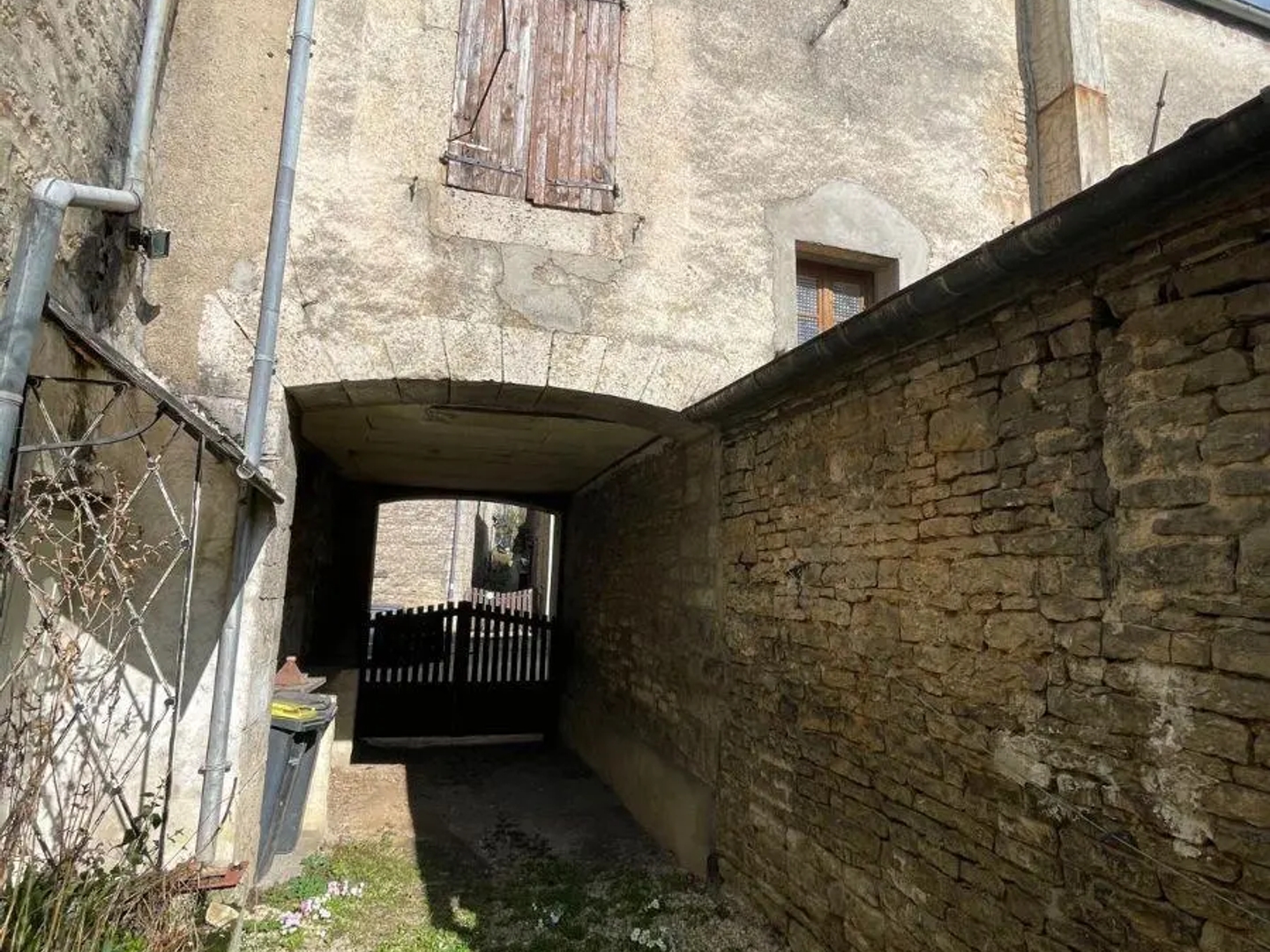 Maison à vendre - 11 pièces - 180m2 - Laignes (21330)