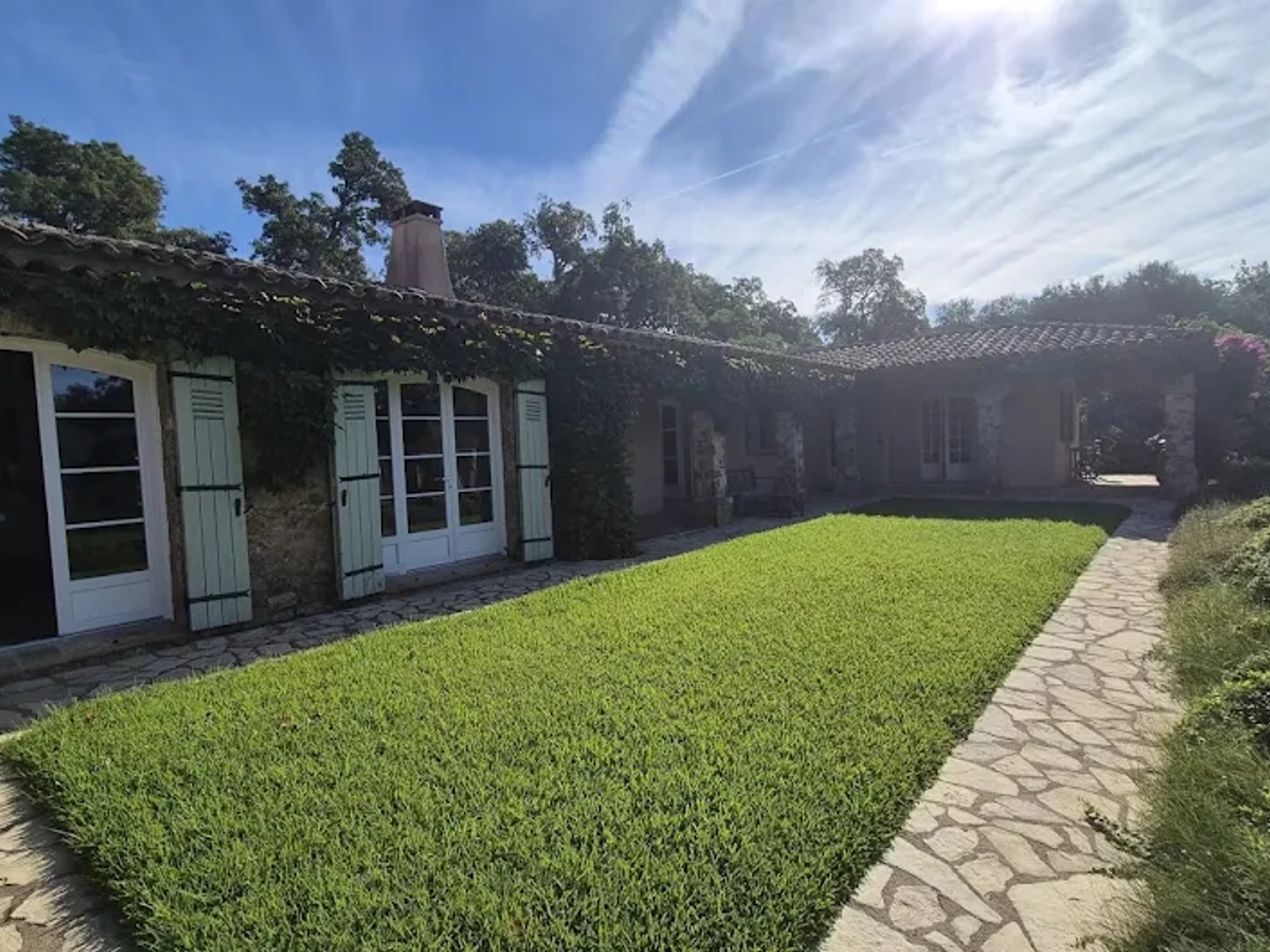 Maison à vendre - 8 pièces - 250m2 - Le Plan-De-La-Tour (83120)