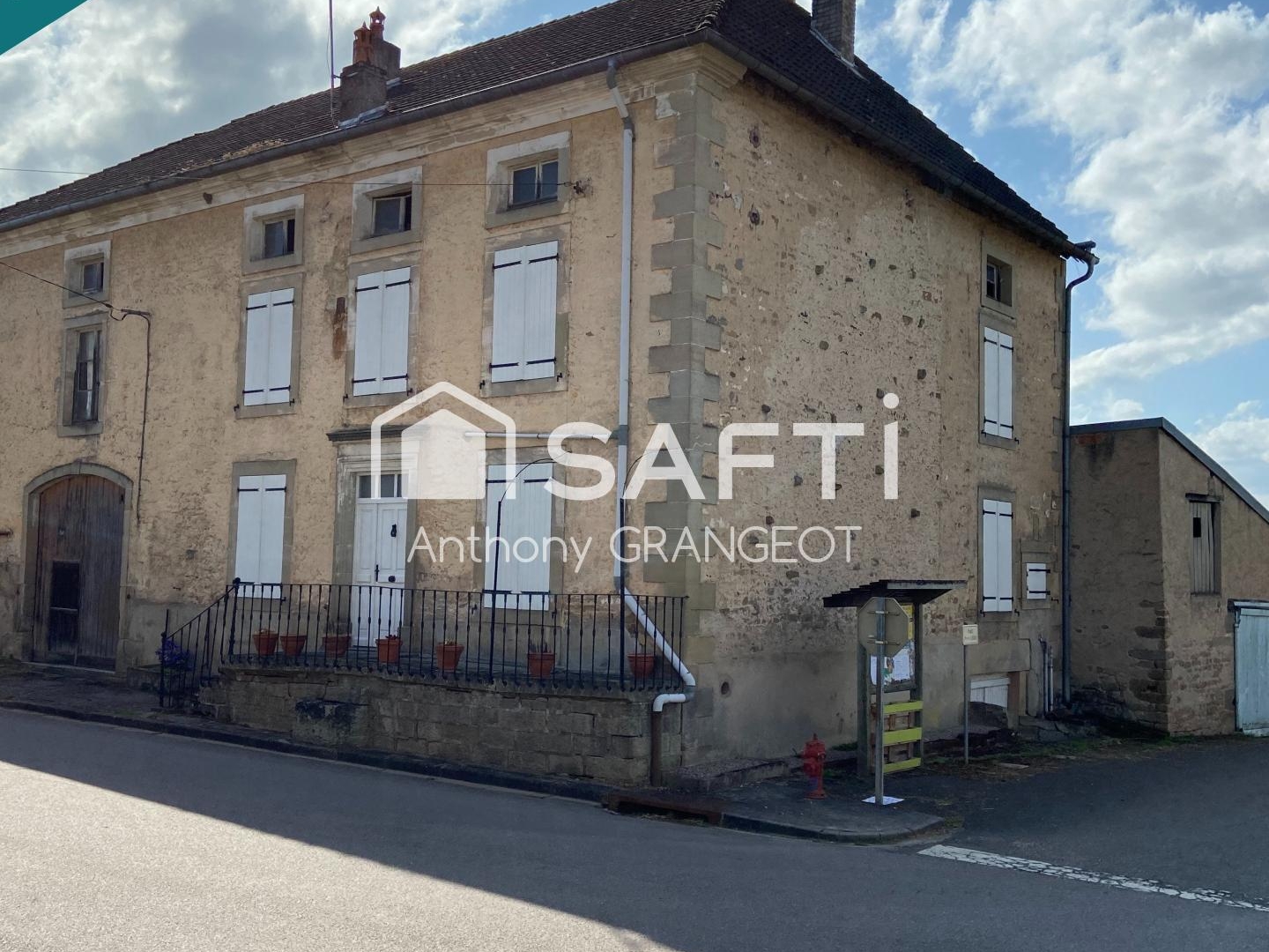 Maison à vendre - 5 pièces - 147m2 - Châtillon-Sur-Saône (88410)