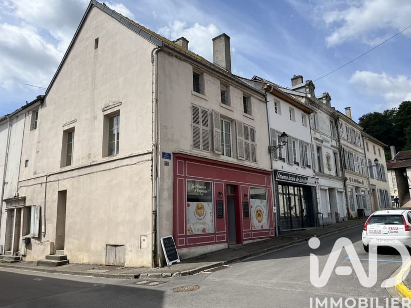 Maison avec appartements 218 m²