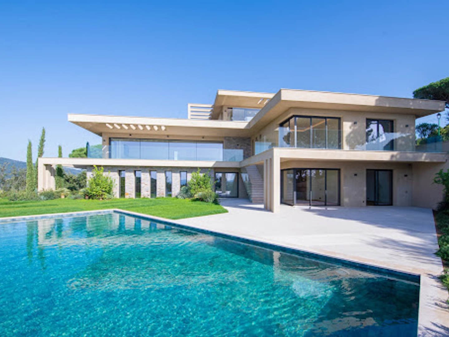 Villa 6 pièces 340 m²