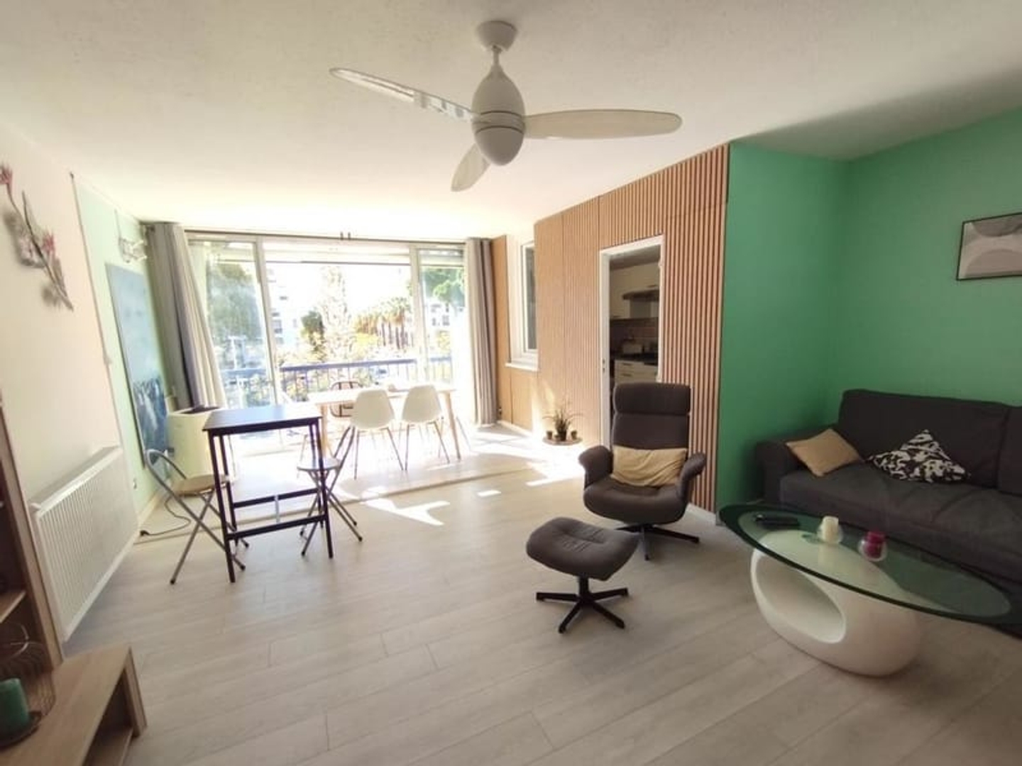 Appartement type 2 traversant centre-ville.