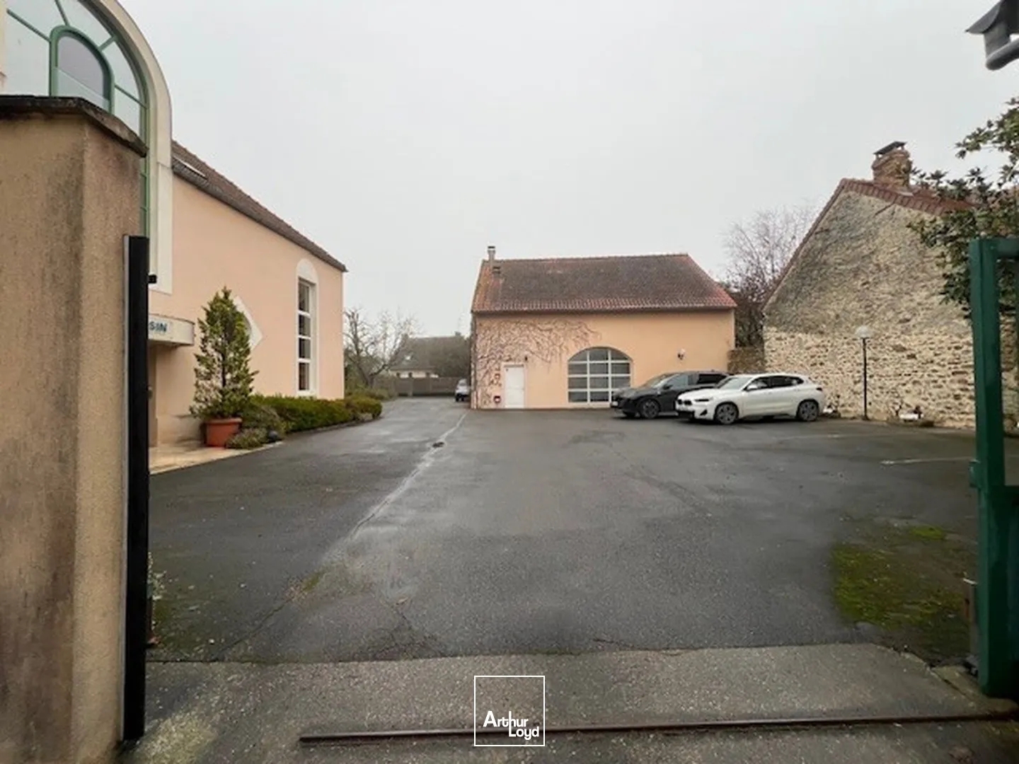 Bureaux à vendre - 930m2 - Limours (91470)
