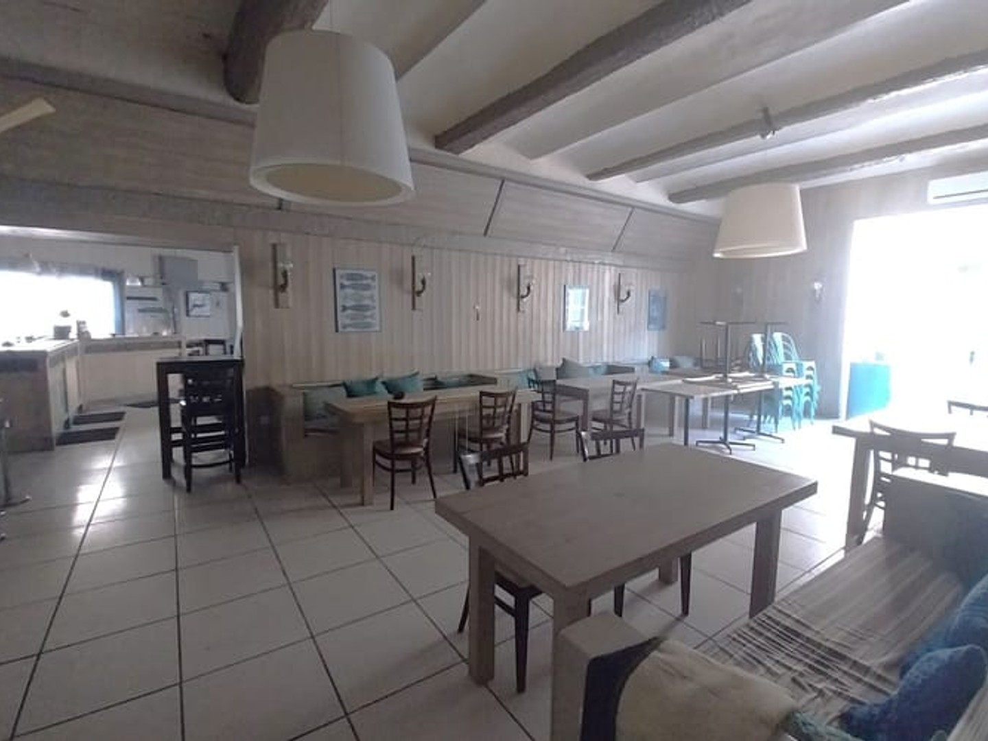 Local commercial 245 m²