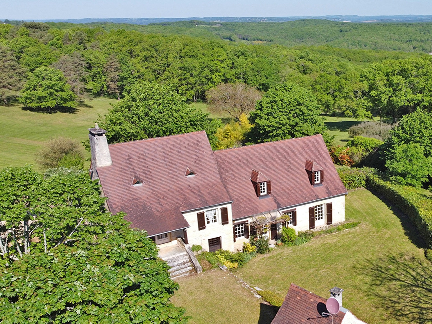 Maison à vendre - 4 pièces - 150m2 - Coly-Saint-Amand (24120)